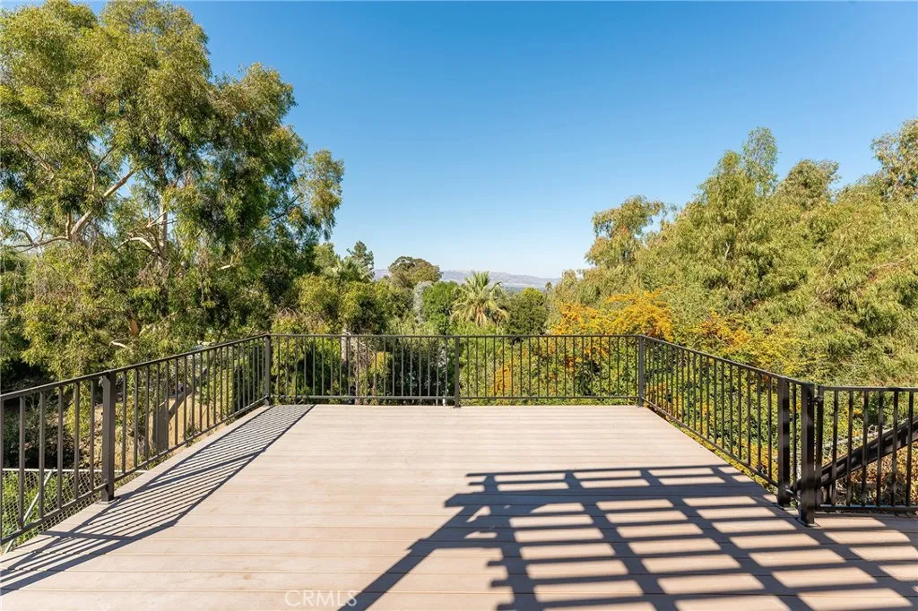 23341 Bessemer Street, Woodland Hills, California 91367 home-pic-23